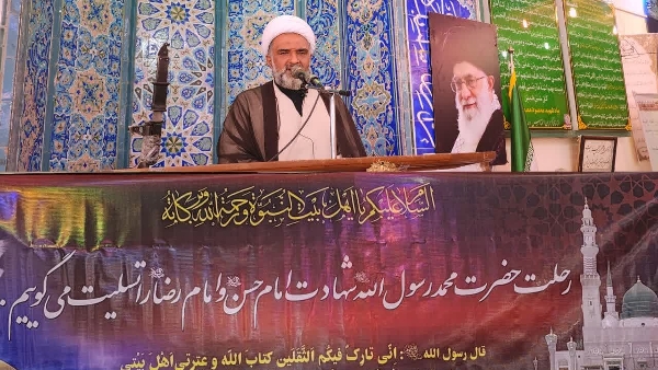 أگر چنانچه ما نفهمیم در چه زمانی و با چه شکلی با چه موارد و مصادیقی و با چه کسانی باید به وحدت برسیم بحث أمنیت را چجور معنی و عمل کنیم تا أمنیت به خطر نیفتد تنها راهِ بُرُون رفت از این موارد عمل نمودن به حکم صادقین در آیه يَا أَيُّهَا الَّذِينَ آمَنُوا اتَّقُوا اللَّهَ وَ كُونُوا مَعَ الصَّادِقِينَ در آیه 119 سوره توبه است.