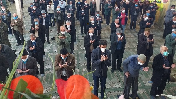 رهبر حکیم انقلاب اسلامی :  امروز بزرگترین مبارزه با آمریكا، كاركردن در این كشور است؛ كار، تلاش، مجاهدت براى اصلاح امور كشور