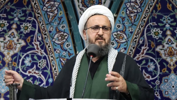 حجت الاسلام پاک نژاد خطیب موقت شهر عالیشهر:دانشگاه عاشورا هنوز هم شاگرد می پذیرد ، مکتب عاشورا محدود به زمان و مکان خاصی نیست و همه ما می توانیم در این مکتب ورود بکنیم