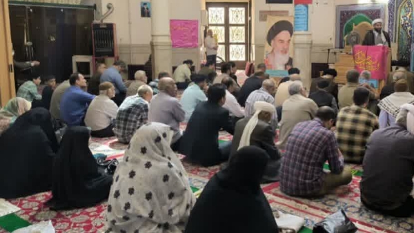 وحدت در امت اسلامی وحدت مصنوعی و شعاری نیست لذا امام راحل،رهبری معظم و بقیه مراجع معظم تقلید بر آن فتوا دارند و عمل خلاف وحدت را خلافشرع دانستند