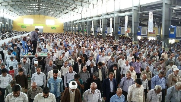 امام جمعه موقت رفسنجان مطرح کرد: راه مهار نوسانات و التهابات اقتصادی مبارزه قاطع با فعالیت های سوداگرانه و اخلال گرانه است.