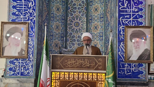 إمروز جمهوری إسلامی إیران مصداقِ «بَرَزَ الإِسْلامُ کُلُّهُ اِلی الشِّرْکِ کُلِّه» تمامِ إسلام در برابرِ تمامِ کفر أست!