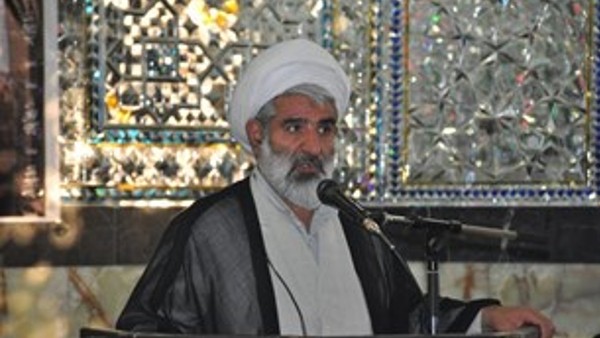 امام جمعه بادرود ، خطبه های مجازی نمازجمعه این هفته را با خصوصیت یاران امام زمان آغاز کرد و گفت: تکبر در زندگی آنها نیست ، انسان های مومن ، متواضع و فروتنی هستند ، در مقابل دشمن محکم می ایستند ؛ هیچگاه تسلیم نمی‌شوند خود را نمی بازند و اهل جهادند.