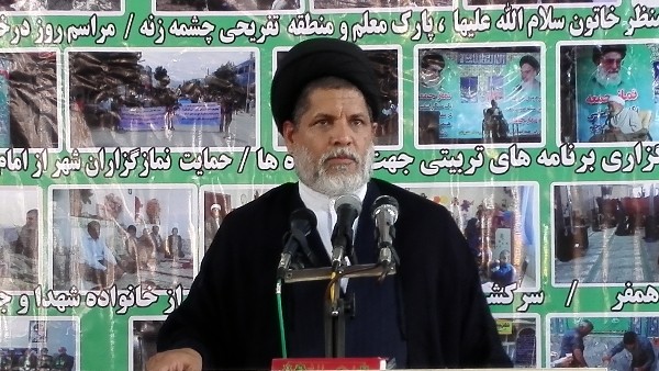 امام راحل کرارا به ما توصیه می کردند که مبادا به سرنوشت انقلاب مشروطه گرفتار شوید..نگذارید انقلاب به دست نا اهلان بیافتد .. کما اینکه در انقلاب مشروطه چنین شد و با توطئه فرنگی ها و غرب زده ها و با دستان ناپاک نااهلان ، شیخ فضل الله نوری به دار آویخته شد و به شهادت رسید..