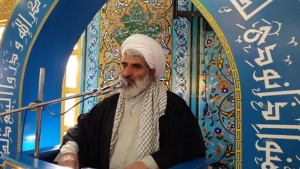 امام جمعه بادرود: سپاه پاسداران در بالاترین سطح از انقلاب دفاع می کند/ خرید کالای خارجی به عنوان ضد ارزش شناخته شود