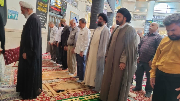 مهم‌ترین موضوعی که در این روزها باید مطرح بشود و در این جهت همواره در صحنه باشیم، حضور مردم در کنار عزیزانمان هست. 