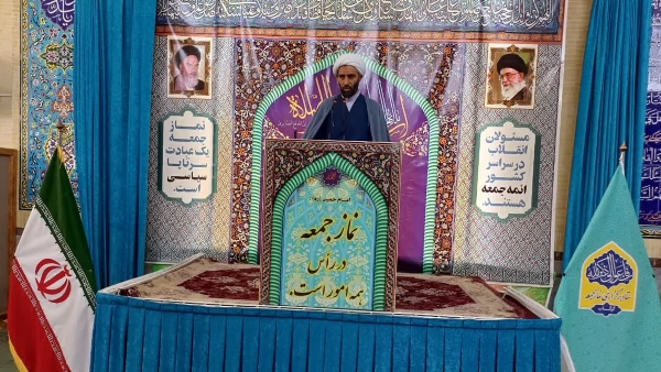 نگذاریددشمن درجامعه اسلامی نفوذکند. بایدآنقدرمحکم،بیداروآگاه باشیم که نتوانندنفوذکنند
