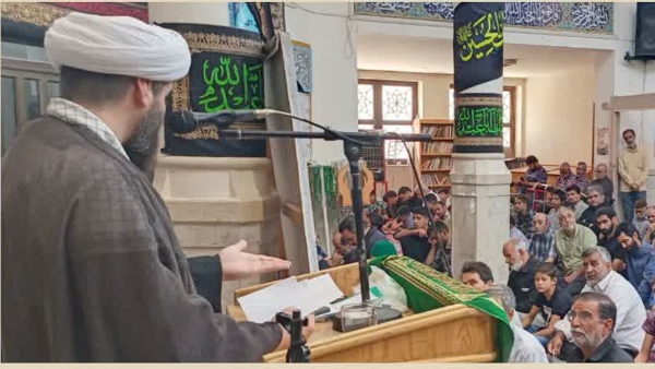 وجود مقدس امام سجاد علیه السلام احیا کننده اسلام ناب بعداز تحریف ها و  بدعت های یزید بودند و به خوبی از ظرفیت اجتماعی ایجاد شده به برکت خون مطهر اباعبدالله الحسین علیه السلام به نفع اسلام ناب استفاده نمودند