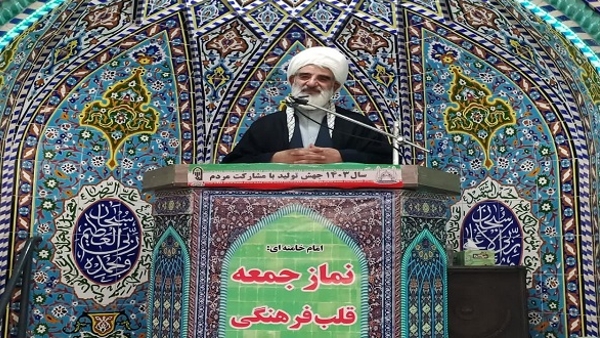به فرموده حضرت آقا بنیانگذار جمهوری اسلامی ایران کارگران و کشاورزان اساس استقلال کشورند.