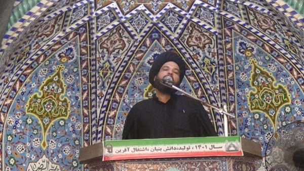 ما اجازه نداریم از هرکسی که دلمان بخواهد اطاعت کنیم. یک افرادی را برای ما مشخص کرده اند که باید از اینها اطاعت کنیم مثل خدا و رسول و اولی الامر(امامان معصوم (ع)).
