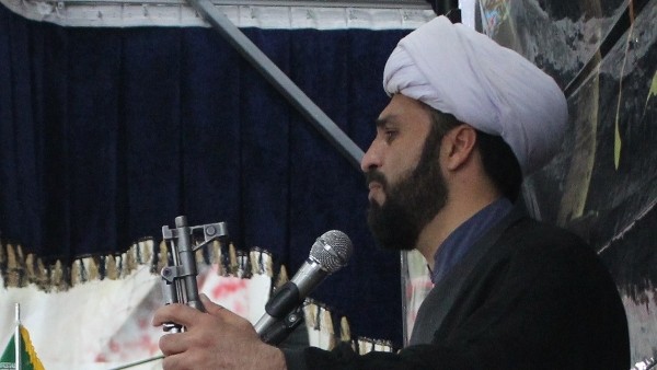 : اکنون مسئولان انقلابی با مفسدین برخورد میکندد اما غیر انقلابیها ناراحت هستند.
