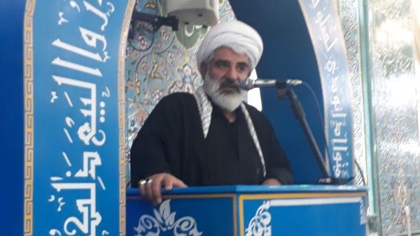 امام‌جمعه بادرود گفت: هدف دشمن از اغتشاشات در عراق تفرقه میان دو ملت ایران و عراق بود که به گفته مقام معظم رهبری دل‌های ملت ایران و عراق به واسطه اهل‌بیت متصل به یکدیگر است و توطئه دشمنان با حضور میلیونی مردم نقش بر آب شد.