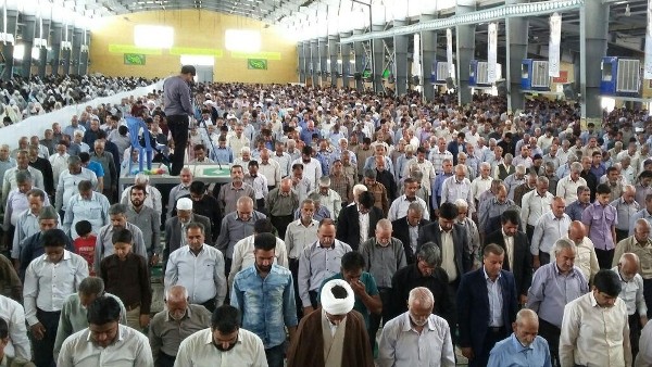 حجت الاسلام حسینی️ امام‌ جمعه موقت رفسنجان در خطبه های این هفته نماز جمعه مطرح کرد:  ️راه برون‌رفت از مشکلات کشور عمل به وصیت نامه سیاسی و الهی امام راحل است و دولتمردان باید آن را سرمشق خود قرار دهند و عمل کنند.