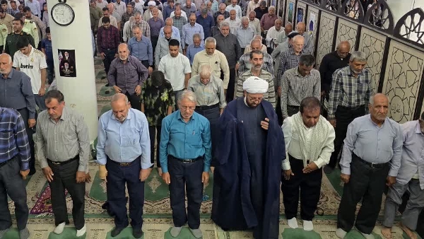 ای اهل ایمان آنچنانکه در شان خدای عالم است تقوا پیشه کنید