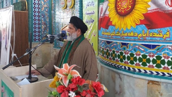 مقام معظم رهبرى (حفظه الله ) : وقتی شما به دروغ می گویید این انتخابات مهندسی شده و یا اینکه انتخابات نیست انتصابات است، مردم دلسرد می شوند.