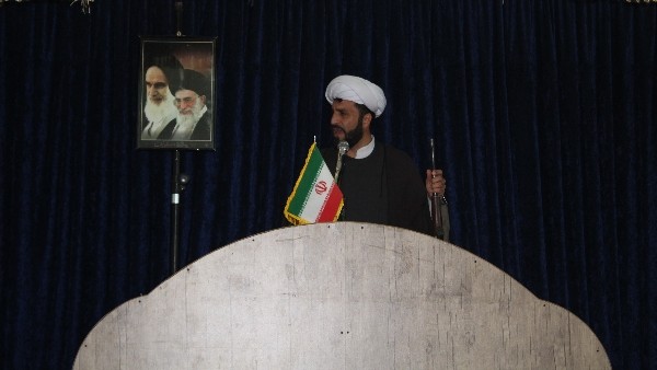 مسئولین کشور باید بدانند که نباید کشور را معطل اروپا کنند و به جوانان کشور اعتماد کنند.