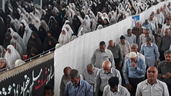 حجت الاسلام رمضانی پور امام جمعه رفسنجان در خطبه های نمازجمعه این هفته شهرستان ایراد کردند:  دستگاه قضایی برای مبارزه با محتکرین تلاش کند و این زالو ها را از جامعه بیرون کند
