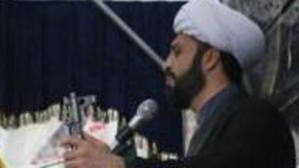 مقام معظم رهبری در بیانیه گام دوم انقلاب: در مورد آمریکا حلّ هیچ مشکلی متصوّر نیست و مذاکره با آن جز زیان مادّی و معنوی محصولی نخواهد داشت.