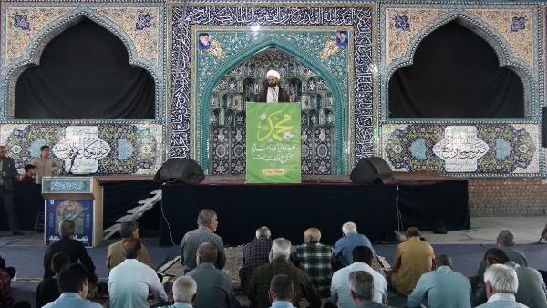 «وحدت و خدمت؛ رمزِ اقتدارِ ملی / زرند با ۱۴۲ پروژه، پیشتازِ محرومیت‌زدایی در هفته دولت»