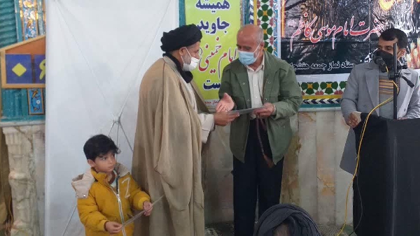 یکی از شاخصه های زندگانی اهل بیت صلوات الله علیهم اجمعین مقاومت آنها در مقابل حکام فاسد اموی و عباسی بوده است است