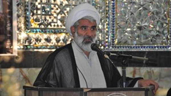 امام جمعه بادرود: مسابقه بعضی نمایندگان برای کسب منافع شخصی در زیر سایه سنگین بیکاری/ ملت ایران گزافه گویی ها در مورد سپاه را بر نمی تابد