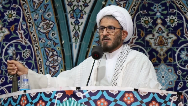 امام جمعه عالیشهر : امروز اگر کسی می‌خواهد امامتش درست باشد باید ولی فقیه را به عنوان امام و جانشین امام زمان (عج) بپذیرد