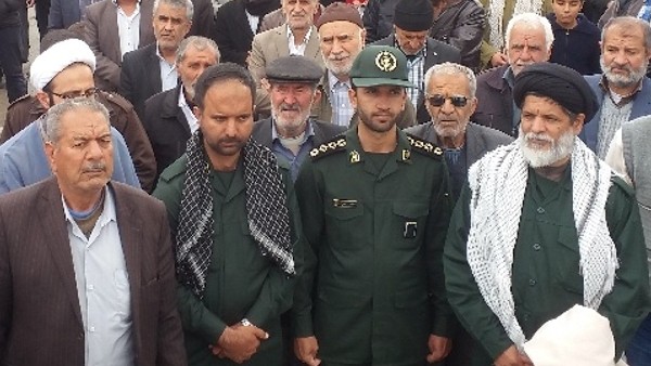 امام خمینی (ره) چشم امیدم به جوانان روحانى و دانشگاهى مسلمان بوده و انتظار دارم كه با تهذیب نفس و اخلاص، مطالعات و تحقیقات وسیع و دامنه دارى را در زمینه شناخت احكام اسامى و مبانى نورانى قرآن آغاز نمایند؛ اسلام واقعى را بشناسید و بشناسانید.