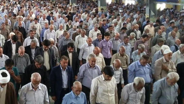 حجت الاسلام رمضانی پور خطیب جمعه رفسنجان ضمن قدردانی از حضور باشکوه مردم ، مسئولین، دانش آموزان و دانشجویان ، فرهنگیان و بازاریان و دیگر اقشار در راهپیمایی روز جهانی قدس بیان داشت: برگ زرین دیگری در تاریخ این انقلاب در حمایت از قدس شریف رقم خورد.