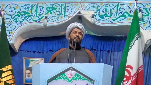همانگونه که موثرترین شخصیت قرن گذشته حضرت امام خمینی ره بودند موثرترین شخصیت قرن حاضر در دنیا مقام معظم رهبری میباشد