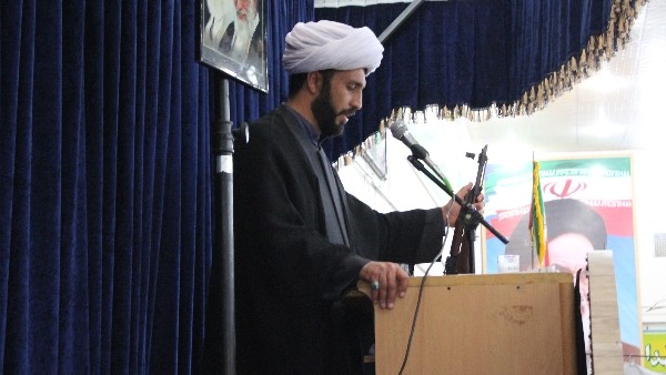 ر چهل سالگی انقلاب هم مردم پرشور تر به صحنه آمدند حال نوبت مسئولین است که با کار جهادی مشکلات اقتصادی را حل کنند.