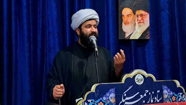 باید همه وجود، وجدان، نگاه و رأی ما معطوف نائب امام زمان(عج) باشد.