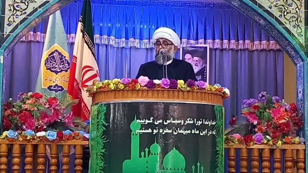 دشمن به دنبال دو قطبی سازی کاذب جامعه