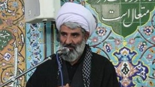 امام جمعه بادرود: لزوم تبیین فرهنگ ایثار و شهادت در محیط های آموزشی/ هرکس به هر اندازه که می تواند به برگزاری باشکوه همایش پیاده روی اربعین کمک کند
