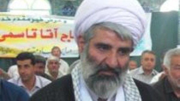 امام جمعه بادرود: جای مسئولان مدیریت بحران برای بررسی وضعیت کشاورزان در منطقه خالی است/ شعار وحدت حوزه و دانشگاه باید بیش از پیش عملیاتی شود