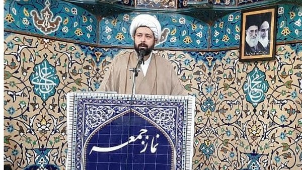 برای آسیب زدن به بصیرت و شناخت مردم، کار دشمن وارونه کردن حقایق در جنگ رسانه ای است