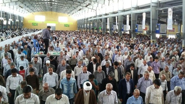 امام جمعه موقت رفسنجان: هر سه قوه برای حل مشکلات مردم به میدان آیند.