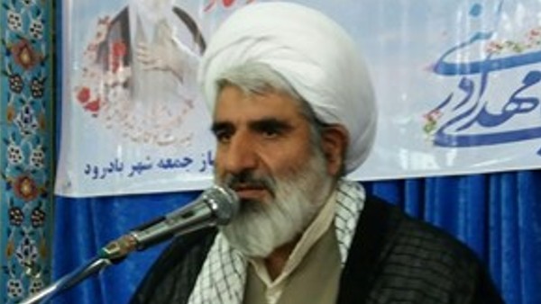 امام جمعه بادرود: ضد انقلاب از رفع نشدن مشکلات مردم سو استفاده می کند/ اعمال خائنانه سران فتنه قابل گذشت نخواهد بود