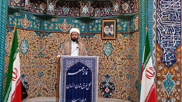 ما نمایندگانی داشتیم که از مجلس به خدا رسیدن و شهید شدن و بعضی هم داشتیم که به آمریکا و زندان ها رسیدن