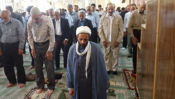 خداوند متعال  می خواهد پیامبر را معرفی کند می گوید او رسول کریم است می خواهد قرآن را معرفی کند می گوید قرآن  کریم است همه اینها به این خاطر است که انسان را نیز کریم وبا کرامت کند.