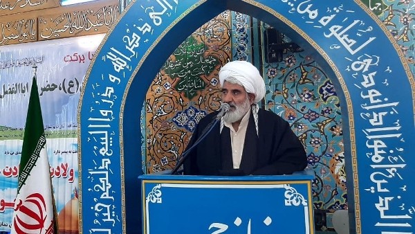 حاج آقا قاسمی امام جمعه بادرود بعد از توصیه و سفارش بتقوی الهی  به درپیش بودن شب قدراشاره وگفتند شب قدر، فرصتی برای مناجات و پیوند با معبود است و در این شب، بندگان از شر شیطان مصون هستند