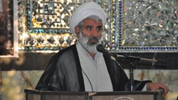 امام جمعه بادرود: نماز جمعه در میان مراسم های اجتماعی و هفتگی مسلمانان دارای جایگاه ویژه ای است و نه تنها یک عبادت بلکه مظهر وحدت و همدلی اقشار مختلف مردم و مسئولان محسوب می شود.