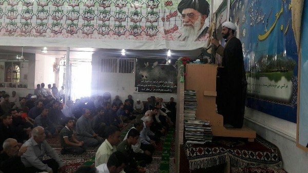 مردم هر ساله در راهپیمایی 22 بهمن و انتخابات تجدید عهد با نظام و رهبری میکنند