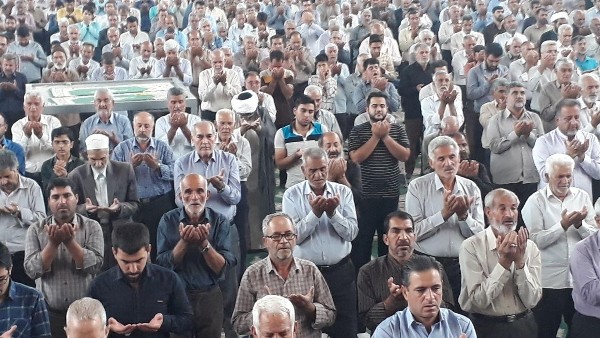 امام جمعه موقت رفسنجان گفت: نماز جمعه عامل بصیرت بخشی به امت اسلام و ملت ایران بوده است، این نماز جمعه وامامان فرهیخته جمعه هستند که با اگاهی دادن وبصیرت افزایی امت حزب الله را روشن و بیدار میکنند