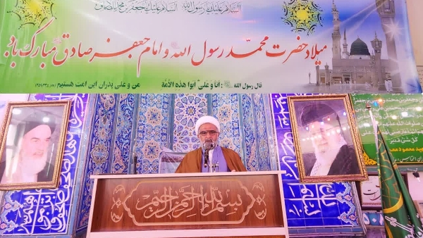 پیامبر گرامی إسلام عامل وحدت و تقریبِ مذاهب در شکوفایی تمدن إسلامی و نپرداختن به مسائل چالشی و إختلافی بین مذاهب میباشد یکی از دردهای بزرگِ جهانِ إسلام درد تفرقه و جدایی است.