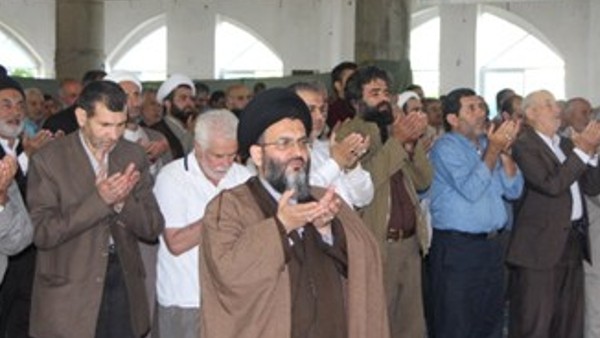 امام جمعه شهرستان عباس آباددر خطبه 5مردادماه 97:: مواضع رئیس جمهور برای خنثی سازی طراحی غرب در پروژ دو قطبی سازش و مقاومت بسیار مهم و تاثیرگذار است لذا به برخی از وزرا و دولتمردان که مردم را از طوفان تحریم ها می ترسانند توصیه می کنیم که باید در این تفکر انقلابی با رئیس دولت همراه گردند و رئیس دولت را در این مواضع همراهی کنند با این سخنان و تحریم هراسی نمی توانند به تصویب FATF ها و برجام های بعدی مثل برجام موشکی برسند که امت حزب الله بیدار است