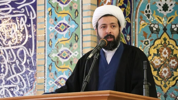 نمازجمعه یک واجب استثنایی و کاملا به صورت ولایی و مردمی برگزار می گردد