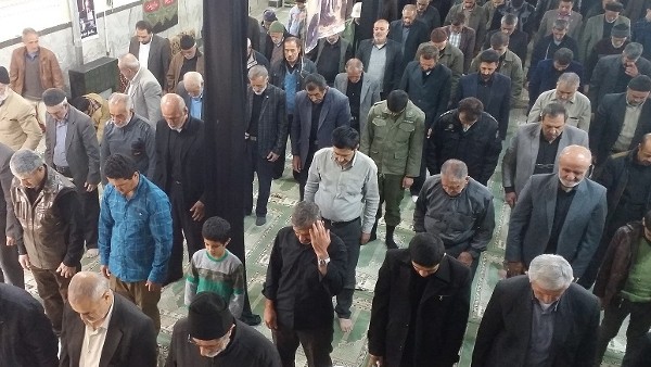مقام معظم رهبرى (حفظه الله ) :  کسی که کار تولیدی می کند یک رزمنده اقتصادی است. ما هدفمان از پیشرفت اقتصادی ثروت اندوزی نیست بلکه هدف ما رسیدن به عدالت اجتماعی است ، ریشه کن شدن فقر است