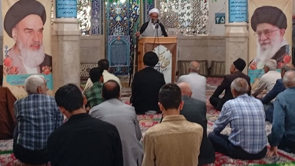 تبریک عرض می‌کنم به همه شب زنده داران نیروی انتظامی که اینها امنیت کشور را هم امنیت داخلی و هم امنیت مرزی را اون‌ها عهده‌دار شدند