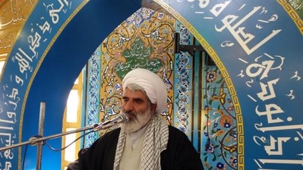امام جمعه بادرود: سپاه پاسداران در بالاترین سطح از انقلاب دفاع می کند/ خرید کالای خارجی به عنوان ضد ارزش شناخته شود