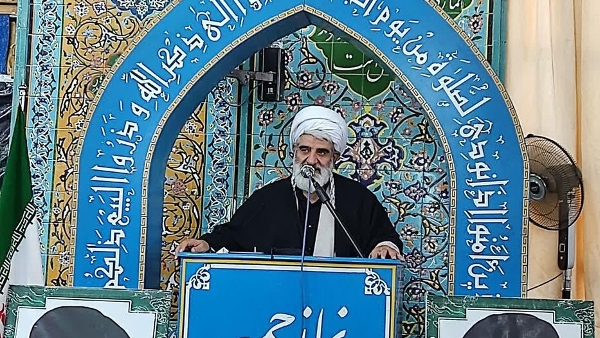 امام جمعه بادرود گفت:ملت ایران هرگز فهرست بلندبالای دشمنی، پیمان شکنی، بدعهدی، غارت، جنایت و دخالت قدرت‌های خارجی به خصوص ایالات متحده آمریکا را فراموش نخواهد کرد.